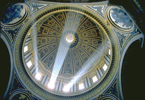 Foto: Basilica di S. Pietro, interno (da: www.vatican.va)